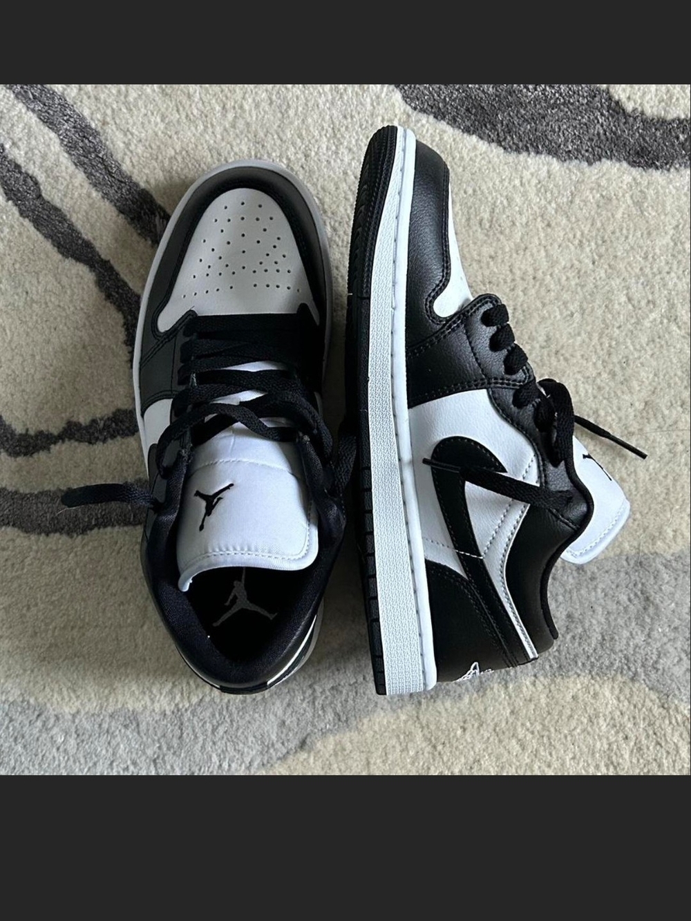 Jordan Low-Top Sneakers - Black & White